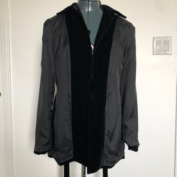 Black Velvet Belted Jacket, Jones New York, Size 6 - Picture 11 of 14
